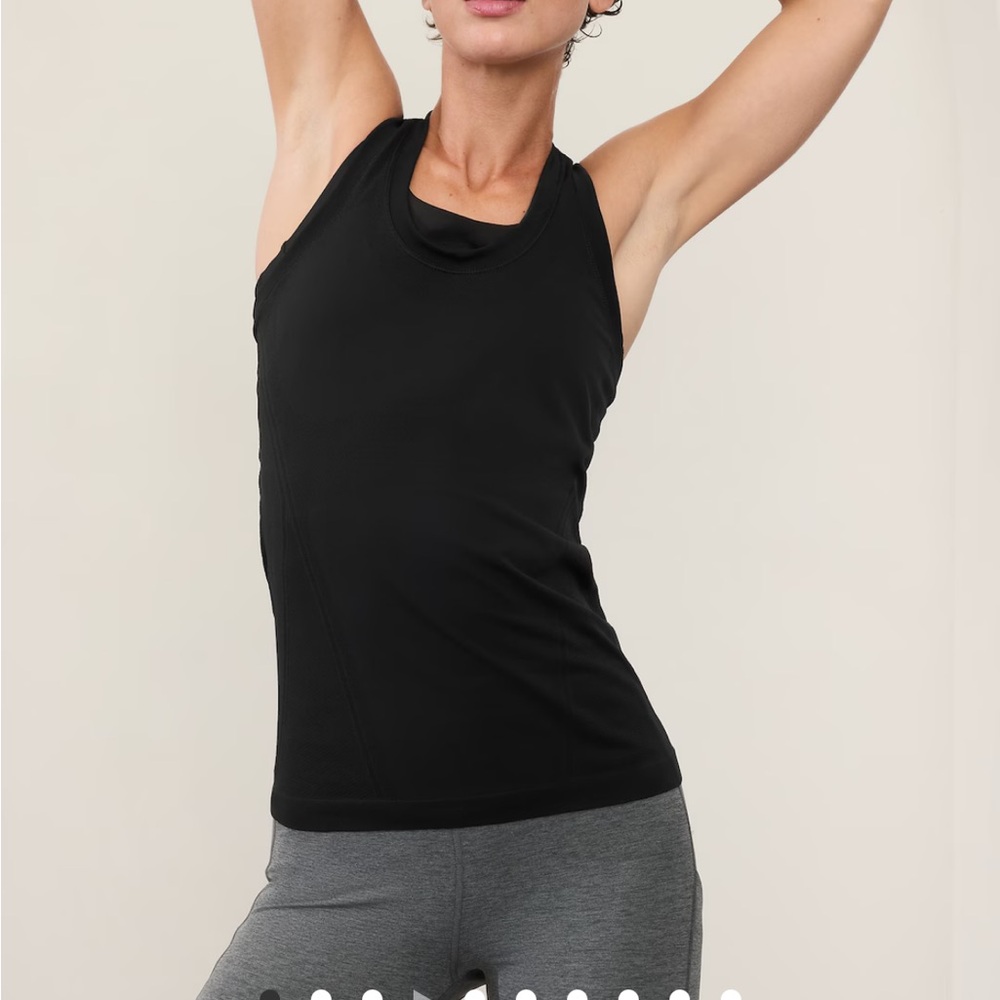 Athleta black momentum tank